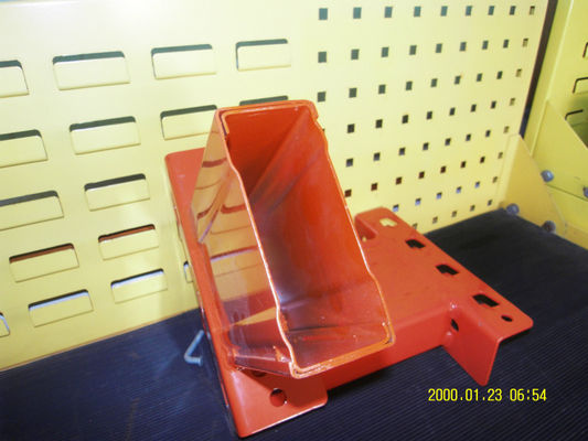 O tubo quadrado fez a barra de apoio da pálete para que o racking resistente da pálete aumente a capacidade de rolamento