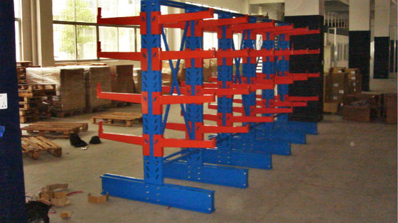 Cremalheiras ajustáveis da madeira serrada do modilhão, sistema do racking do metal para por muito tempo/materiais volumosos