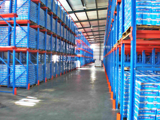 impulsión de 5000m m a través de la estantería industrial azul/anaranjada del tormento de la plataforma del metal