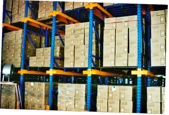 Doppelter Eintritts-Antrieb im Palettenregal für Paletten-Speicher mit hoher Dichte