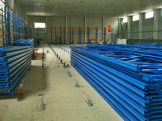 Rayonnage à plusieurs niveaux d'entrepôt durable, systèmes en acier de défilement ligne par ligne de 6000mm