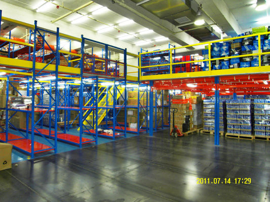 ตู้แร็คเหล็กเคลือบผงรองรับระบบ Mezzanine สำหรับศูนย์กระจายสินค้า